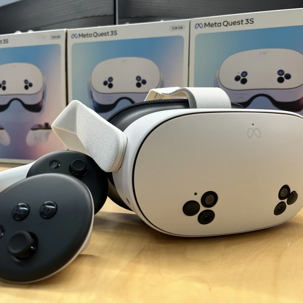 Quest 3S VR Headset - White